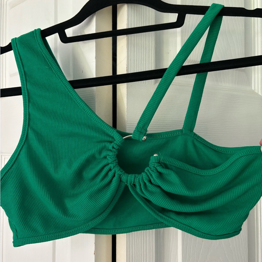 NWOT green crop top - Picture 3 of 4